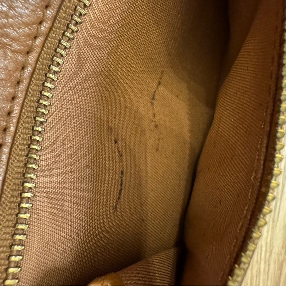 Fossil Tan Leather Zip Wallet - Picture 9 of 9